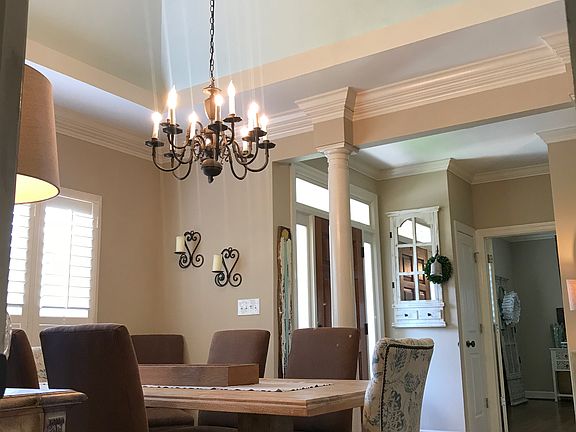 5th image of 3702 Carisbrooke Dr