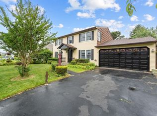 24 Frost Valley Dr, East Patchogue, NY 11772