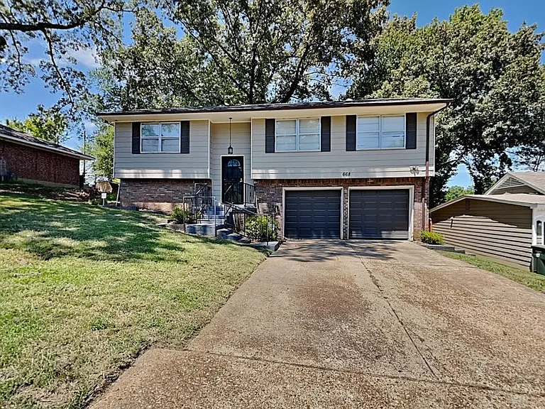 668 Brakebill Ave — Photo 1