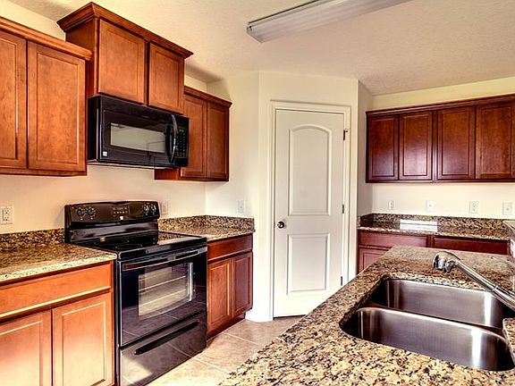 3rd image of 1261 Woodlark Dr