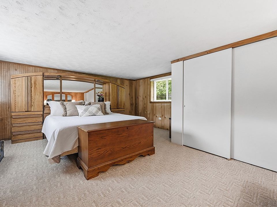 16th image of 225 Camp Horne Rd