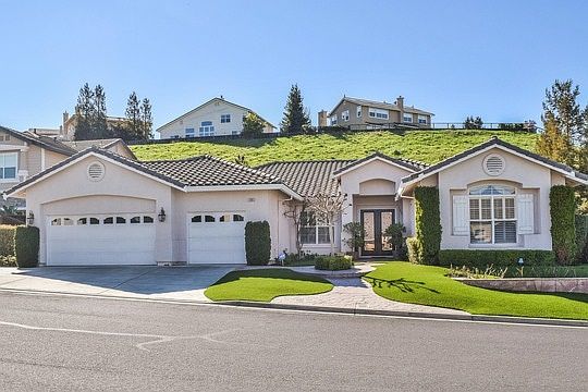 2nd image of 1050 Pebble Beach Dr