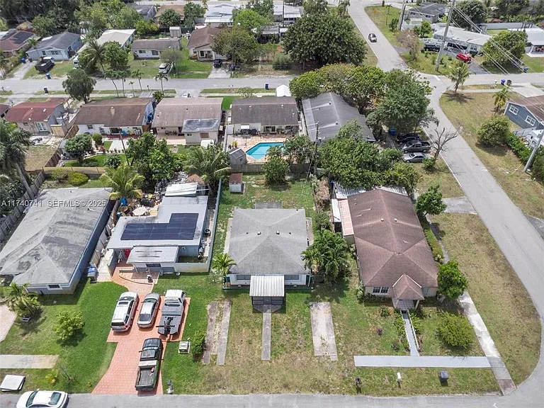 6340 Dawson St — Photo 32