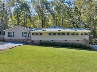 1041 W Lake Dr, Lincolnton, GA 30817