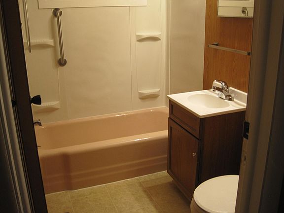 4th image of 207 N Saint Joseph St #4