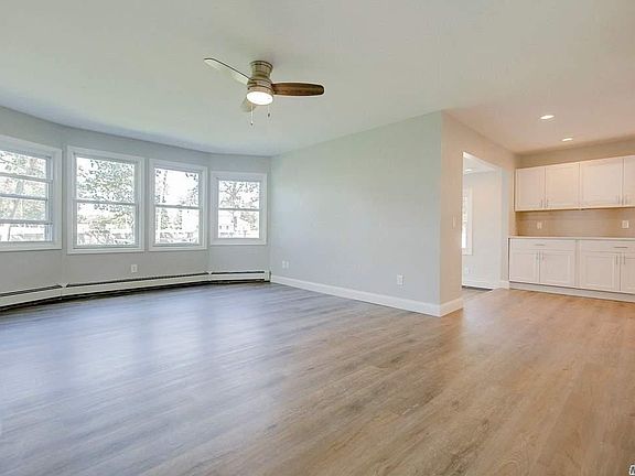 3rd image of 1194 Waverly Ave