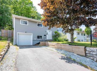 132 Dickey Dr, Lower Sackville, NS B4C 1T6