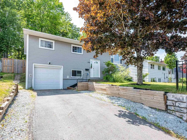 132 Dickey Dr, Lower Sackville, NS B4C 1T6