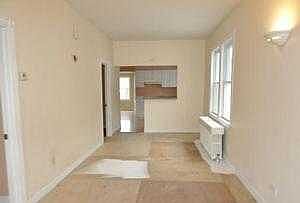 4th image of 2622 S Hillock Ave