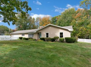 4 Greenfield Dr, Kennebunk, ME 04043