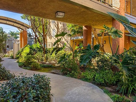 5th image of 15425 Sherman Way APT 101