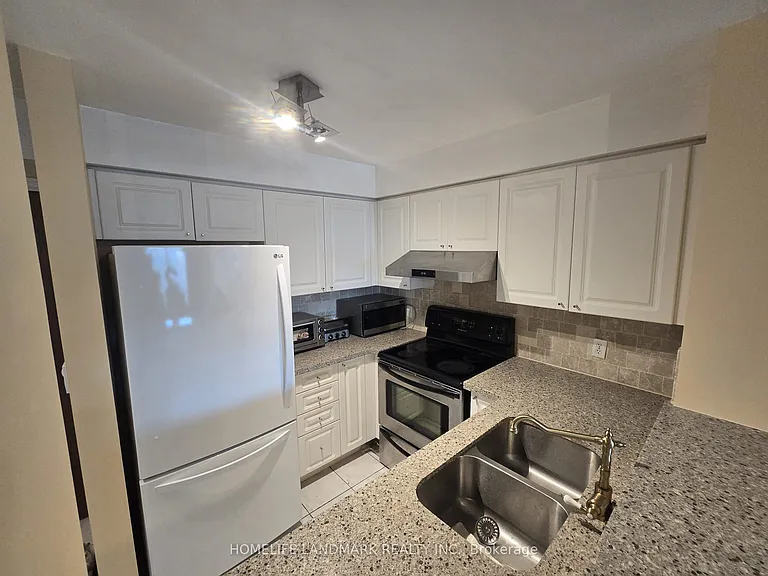 11 Lee Centre Dr #2102 — Photo 8