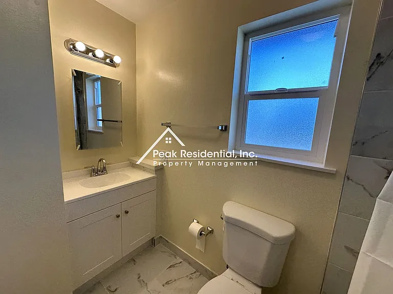 10262 Mills Station Rd — Photo 12