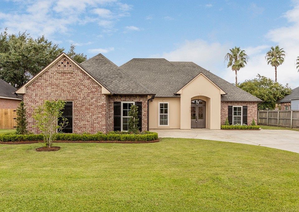 1st image of 38289 Oakleigh Ln