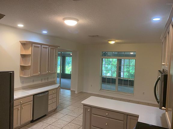 5th image of 12322 Sarah Towers Ln S
