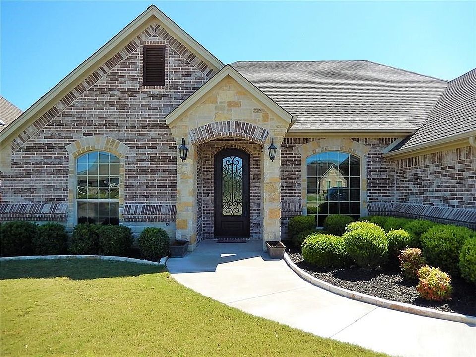 Welcome Home to 3232 Ferry Boat Lane - Granbury, Tx