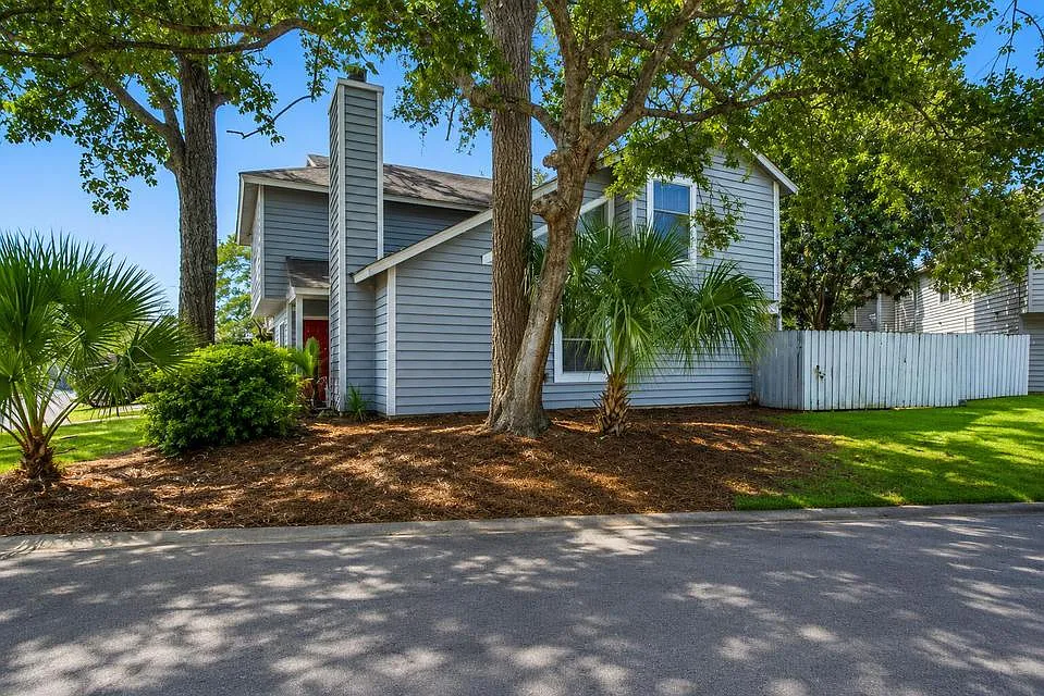 4 bed, 1688 sqft, $2,395 — Photo 4