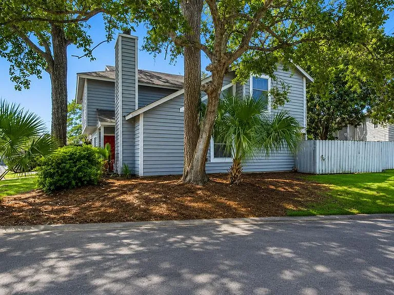 2183 Palermo Pl — Photo 4