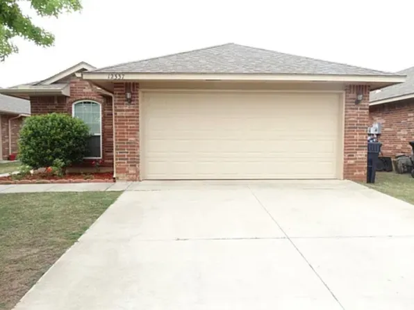 12337 SW 6th St, Yukon, OK 73099