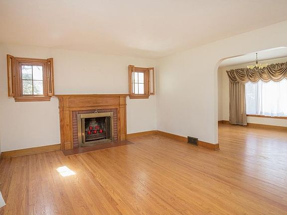 2nd image of 441 N Union Ave