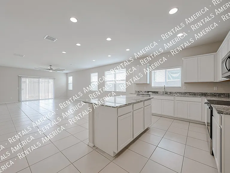 10338 W Wier Ave — Photo 7