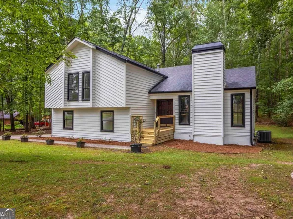115 Amber Ct, Fayetteville, GA 30214
