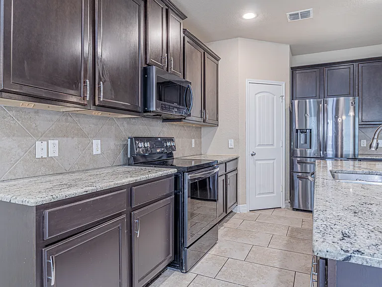 5488 Devonwood St — Photo 19