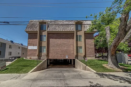 659 N 700 E Photo 1