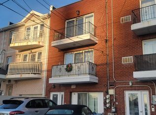 208 Beach 102nd St APT 1, Rockaway Park, NY 11694