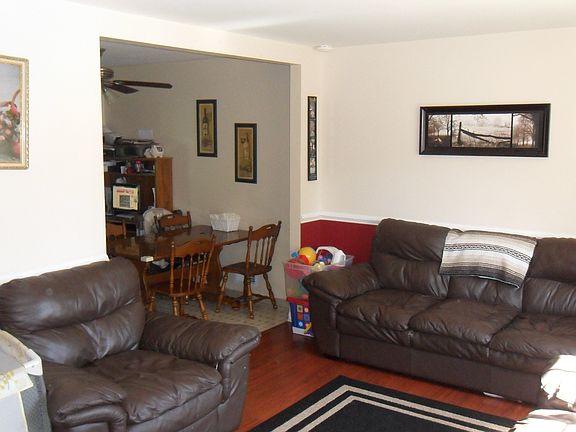 Living Room 17Ft.x11Ft.