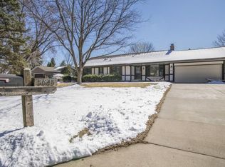 5645 Westbrook Rd, Golden Valley, MN 55422