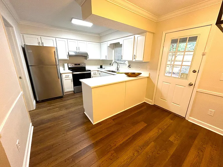 509 Heritage Ct — Photo 4