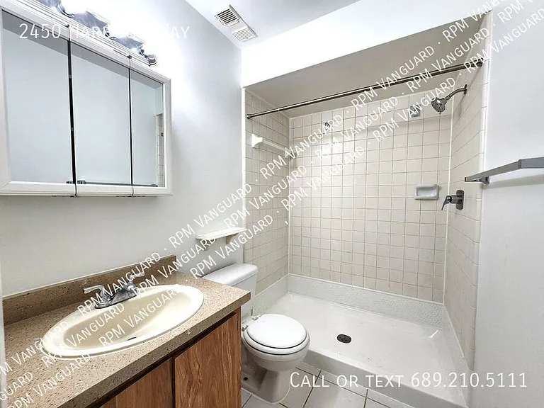 2450 Harbour Way — Photo 7