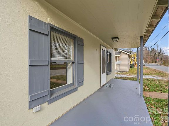 2nd image of 381 N Cleghorn St