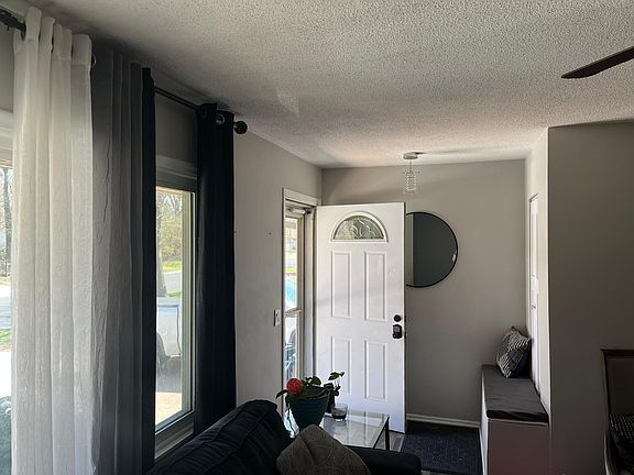 5th image of 7516 Arthur St NE