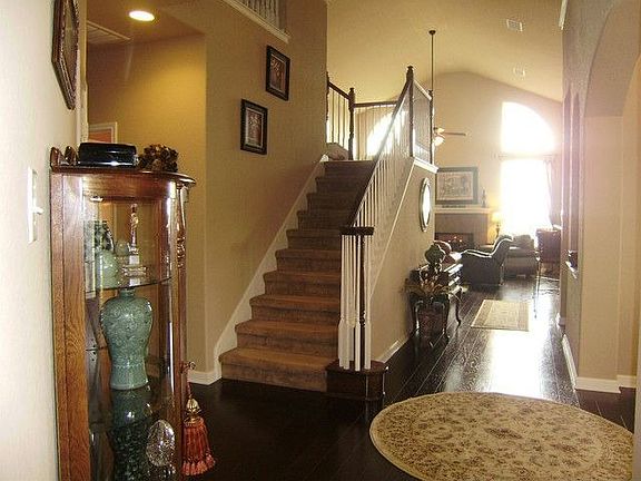 5th image of 205 Trevino Dr