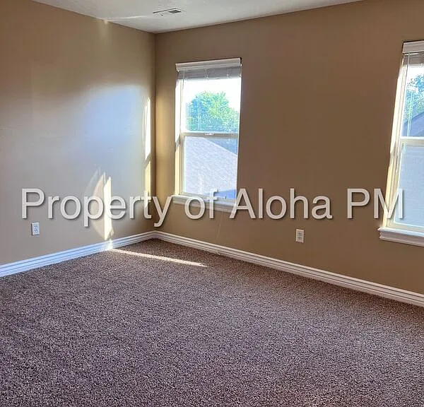 4542 W Brennen St — Photo 10
