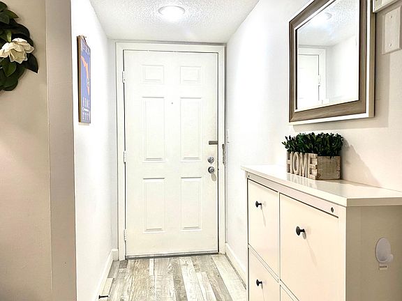 3rd image of 905 Southridge Rd #D104