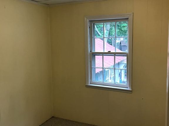 4th image of 42 Elm St