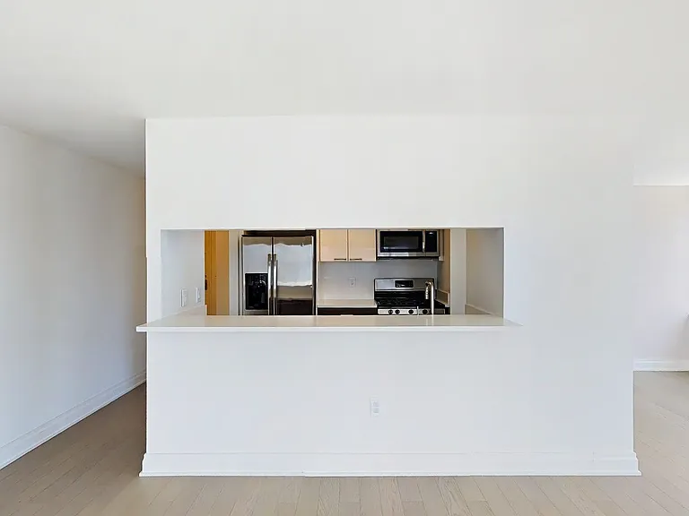 240 E 86th St #16-I — Photo 4