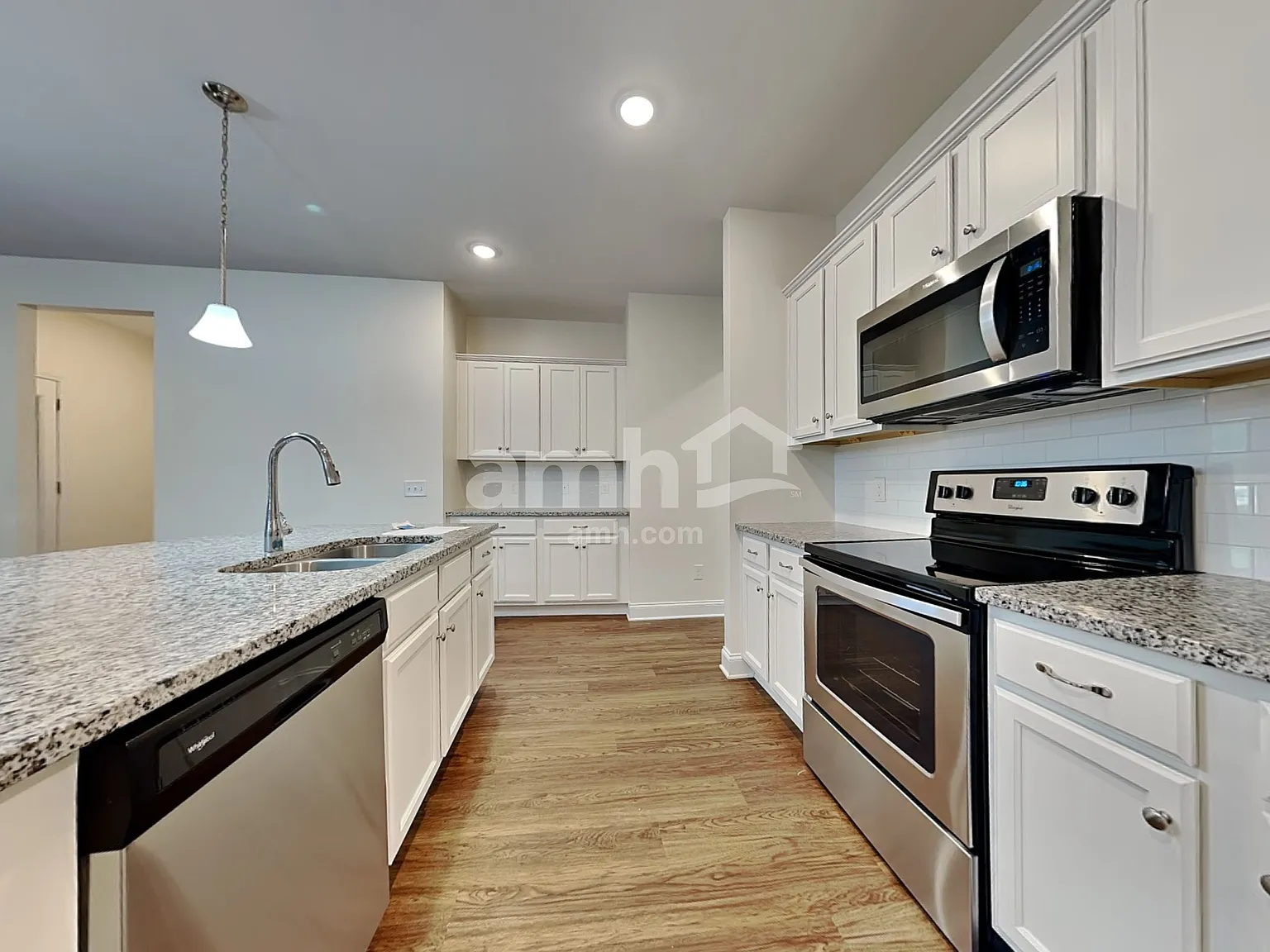 4 bed, 2.5 bath, 2138 sqft, $2,595 — Photo 3