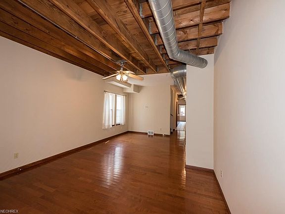 2nd image of 3390 Beechwood Ave #1