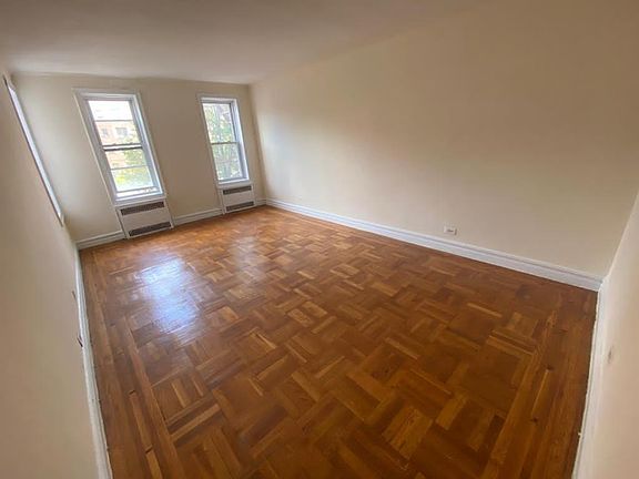 2nd image of 2828 Kings Hwy APT 5