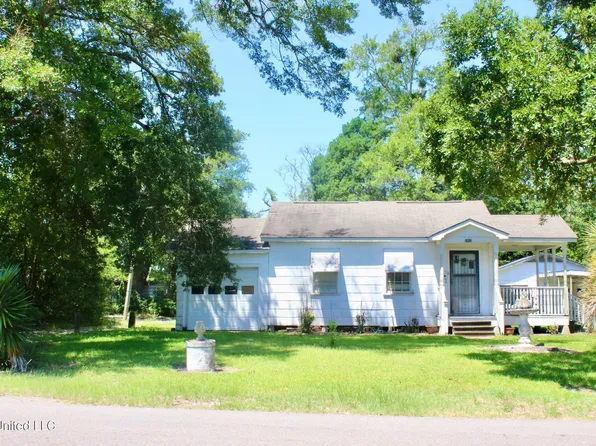 1915 Roosevelt St, Pascagoula, MS 39567