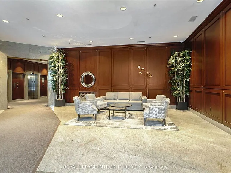 234 Rideau St #707 — Photo 4
