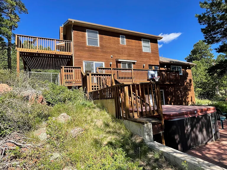 687 Crescent Lake Rd — Photo 4