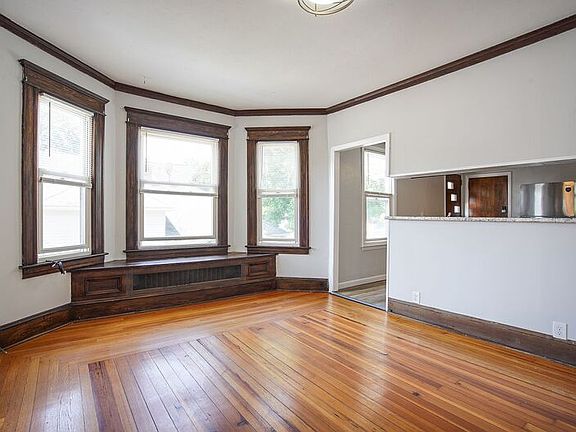 5th image of 104-106 Madison St #2