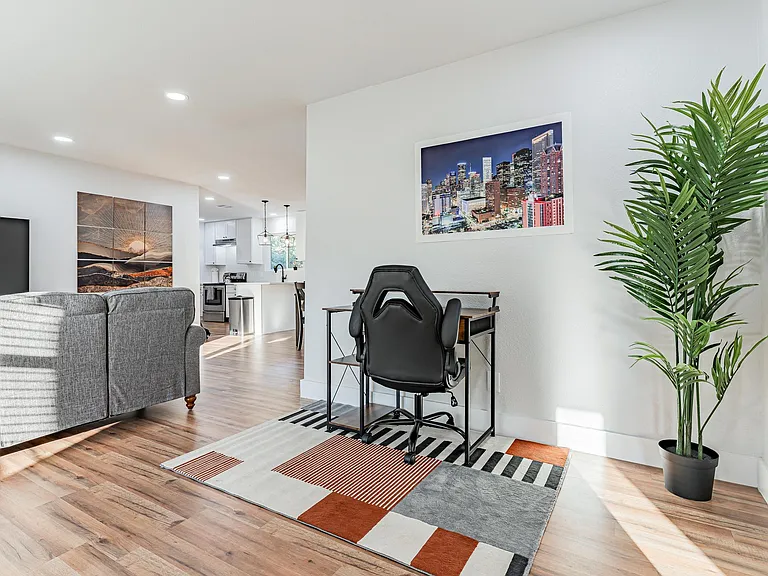 13117 Faraday Dr — Photo 17