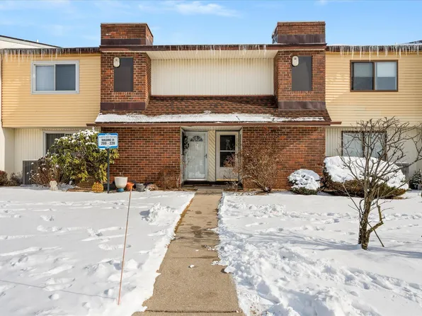 214 Pointe Circle North #214, Coram, NY 11727