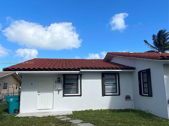 2nd image of 11915 NE 12th Ct #11917